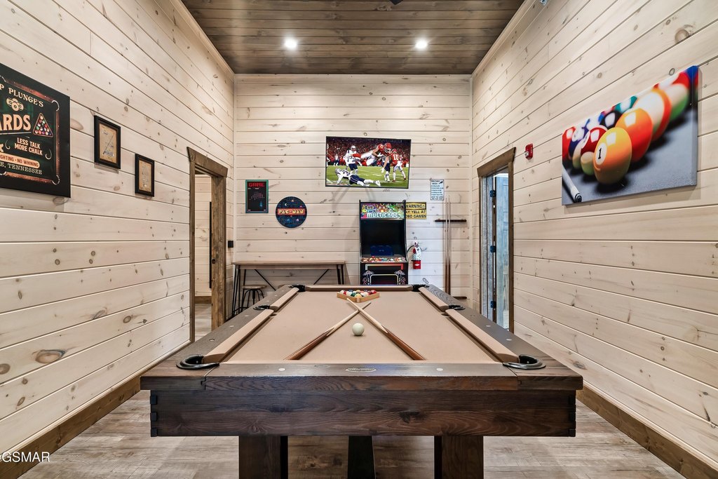 Pigeon Forge, Tennessee, 37862, United States, 4 Bedrooms Bedrooms, ,4.5 BathroomsBathrooms,Residential,Forsale,1971886