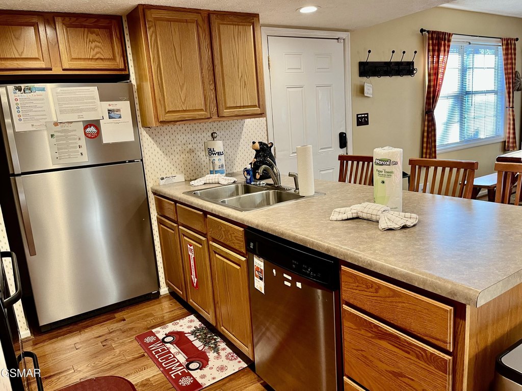 Pigeon Forge, Tennessee, 37863, United States, 4 Bedrooms Bedrooms, ,3 BathroomsBathrooms,Residential,Forsale,1910222