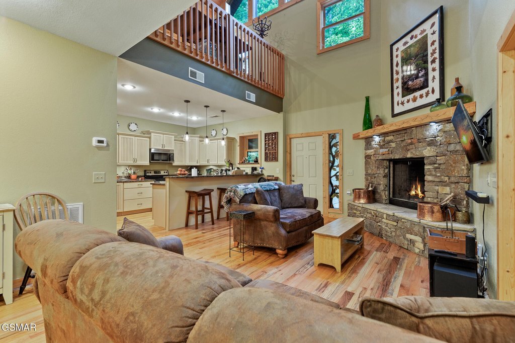 Sevierville, Tennessee, 37862, United States, 2 Bedrooms Bedrooms, ,2 BathroomsBathrooms,Residential,Forsale,1999460