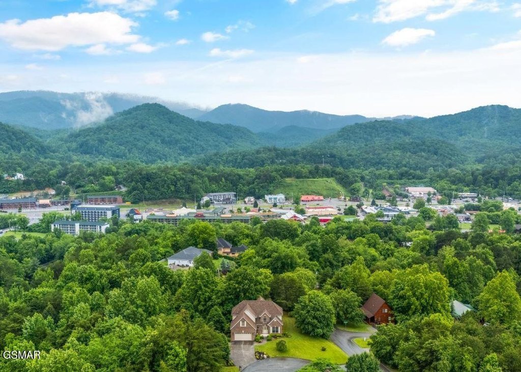 Pigeon Forge, Tennessee, 37863, United States, 4 Bedrooms Bedrooms, ,3.5 BathroomsBathrooms,Residential,Forsale,1893701