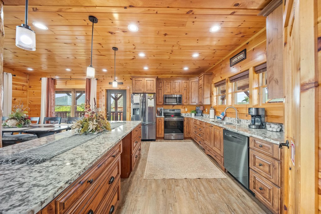 Sevierville, Tennessee, 37876, United States, 4 Bedrooms Bedrooms, ,5.5 BathroomsBathrooms,Residential,Forsale,1999451