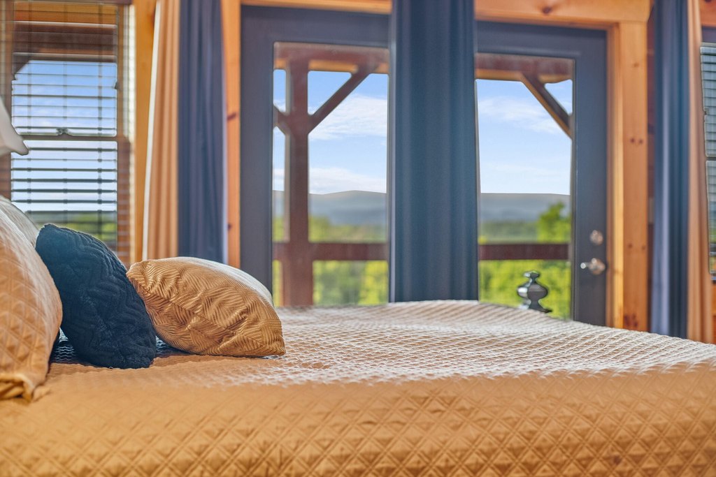 Sevierville, Tennessee, 37876, United States, 4 Bedrooms Bedrooms, ,5.5 BathroomsBathrooms,Residential,Forsale,1999451