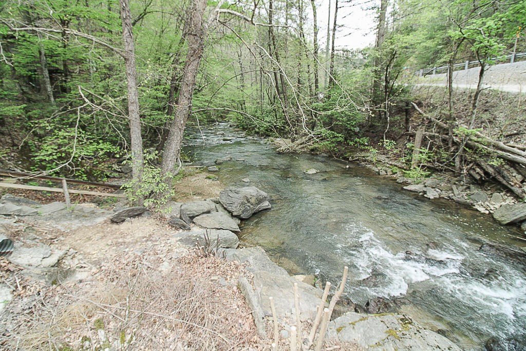 Sevierville, Tennessee, 37862, United States, 3 Bedrooms Bedrooms, ,2 BathroomsBathrooms,Residential,Forsale,1971862