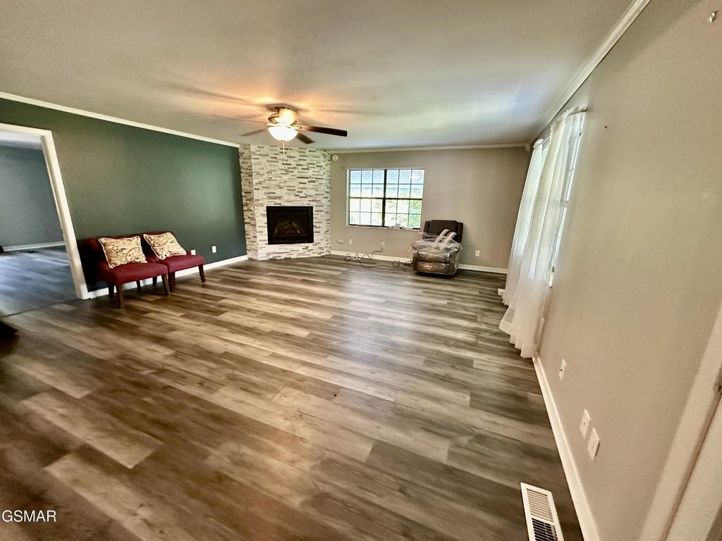 Pigeon Forge, Tennessee, 37863, United States, 5 Bedrooms Bedrooms, ,4 BathroomsBathrooms,Residential,Forsale,1910194