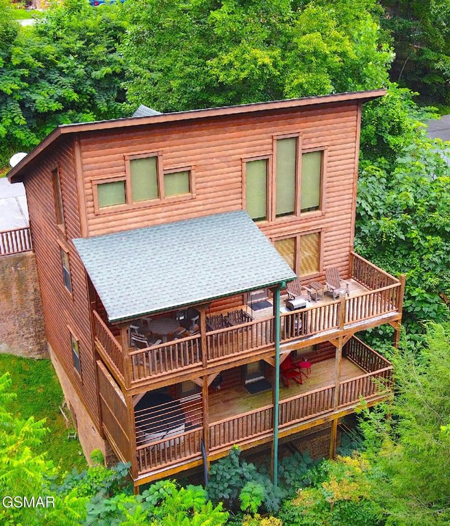 Gatlinburg, Tennessee, 37738, United States, 2 Bedrooms Bedrooms, ,2 BathroomsBathrooms,Residential,Forsale,1910202