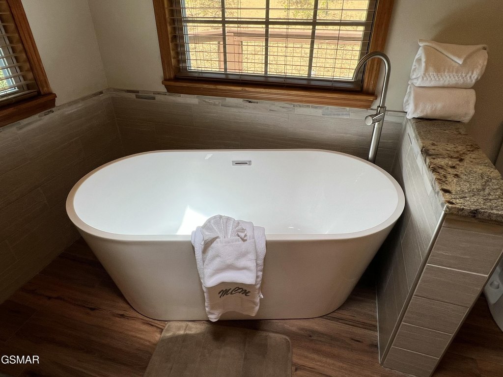 Sevierville, Tennessee, 37862, United States, 1 Bedroom Bedrooms, ,5 BathroomsBathrooms,Residential,Forsale,1910185