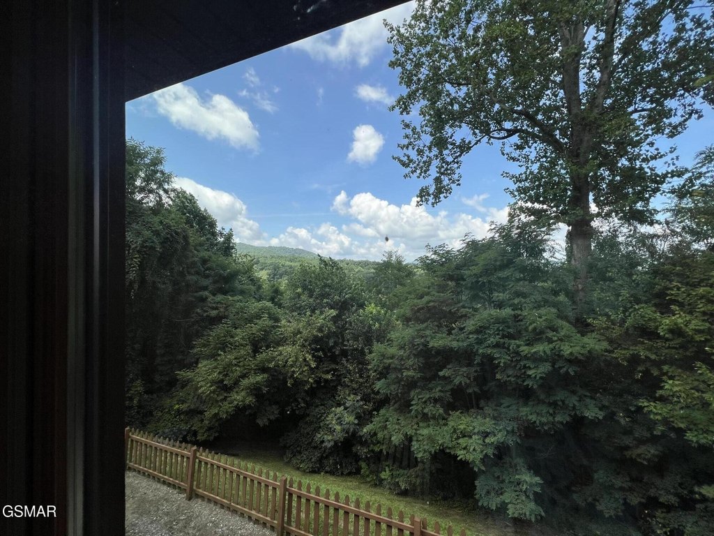 Sevierville, Tennessee, 37862, United States, 3 Bedrooms Bedrooms, ,3 BathroomsBathrooms,Residential,Forsale,1910187