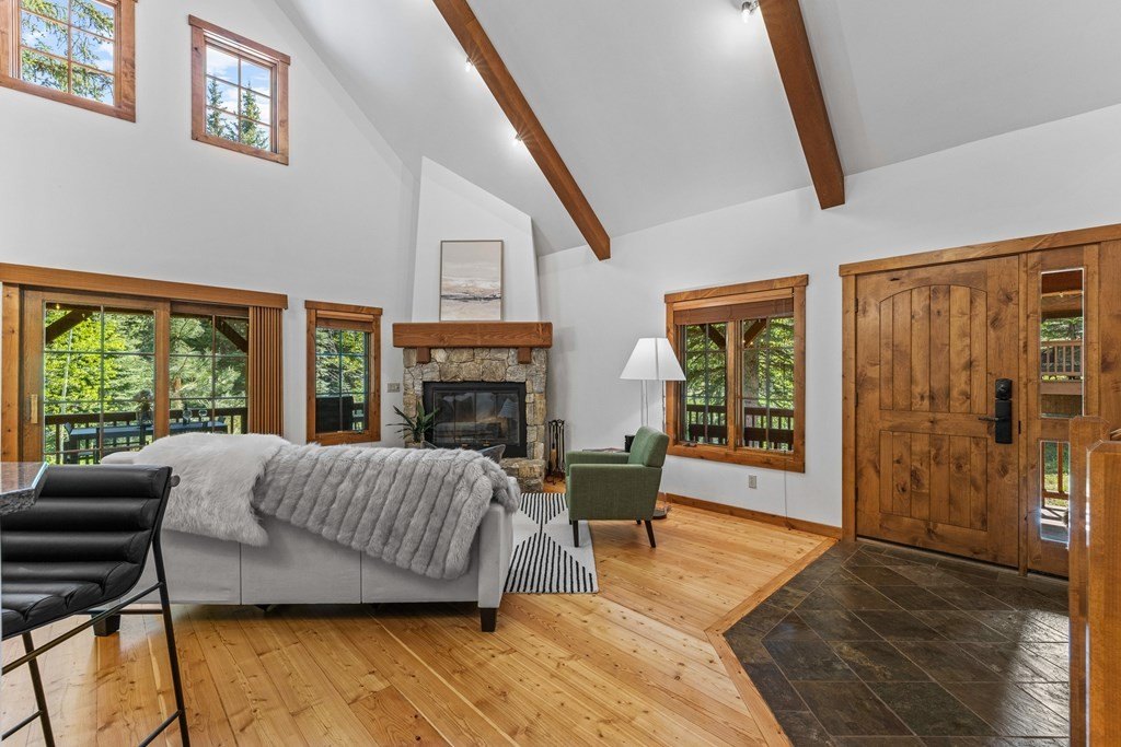 Donnelly, Idaho, 83615, United States, 3 Bedrooms Bedrooms, ,3 BathroomsBathrooms,Residential,Forsale,1889373