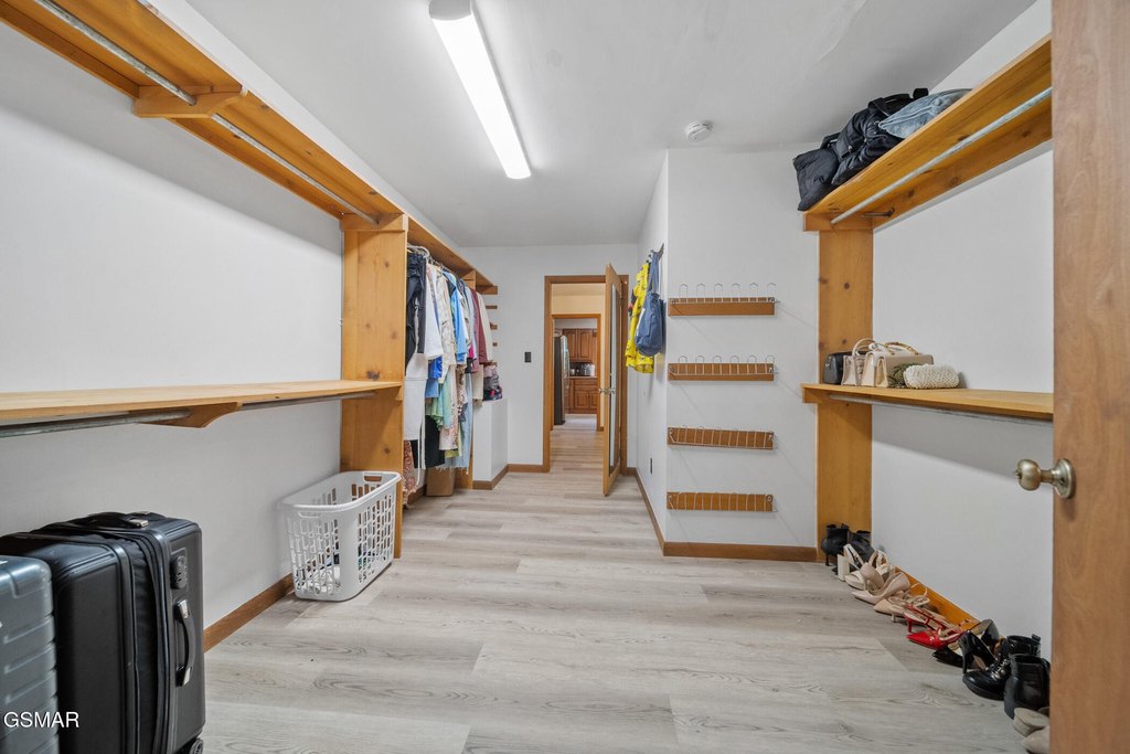 Gatlinburg, Tennessee, 37738, United States, 4 Bedrooms Bedrooms, ,3 BathroomsBathrooms,Residential,Forsale,1971875