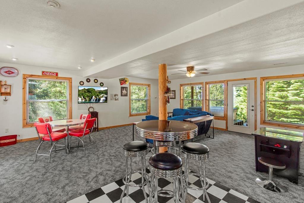 Cascade, Idaho, 83611, United States, 3 Bedrooms Bedrooms, ,2.5 BathroomsBathrooms,Residential,Forsale,1889403