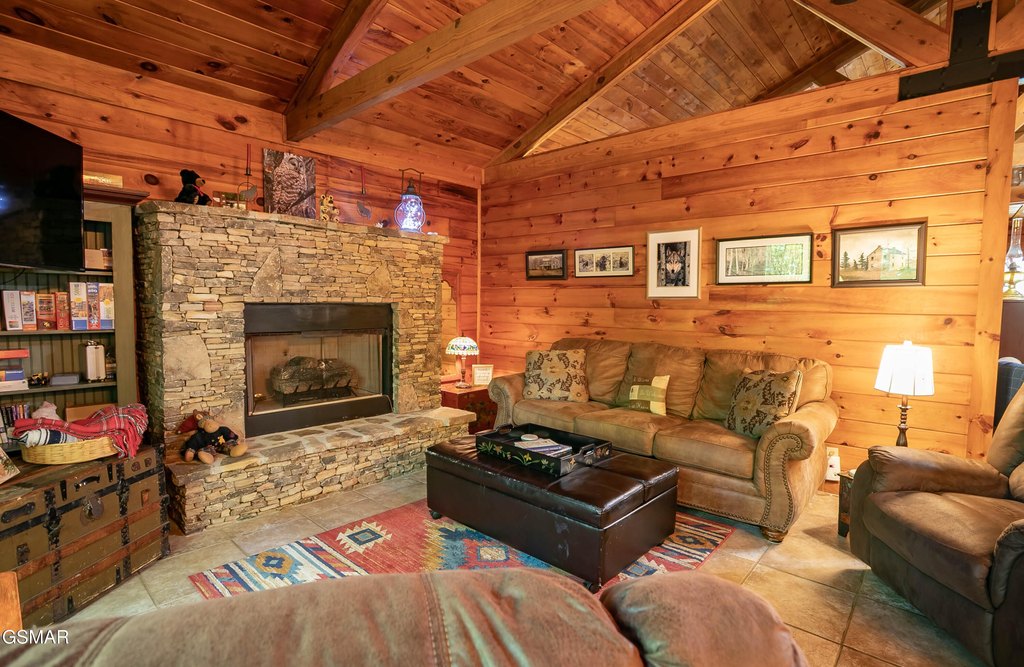 Sevierville, Tennessee, 37862, United States, 1 Bedroom Bedrooms, ,2 BathroomsBathrooms,Residential,Forsale,1942424