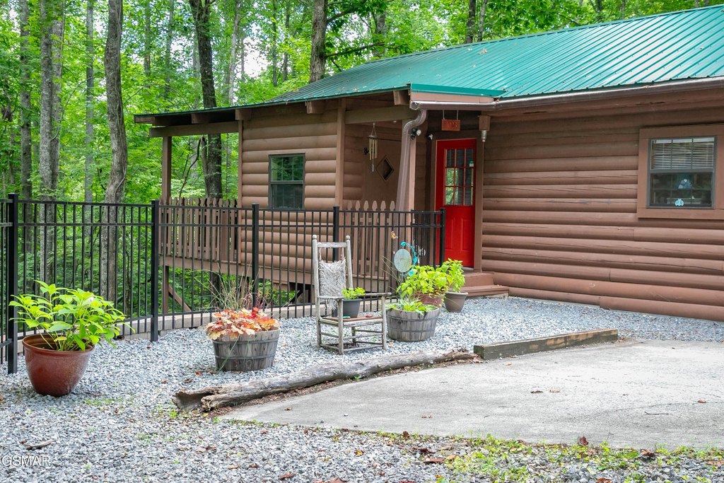 Sevierville, Tennessee, 37862, United States, 1 Bedroom Bedrooms, ,2 BathroomsBathrooms,Residential,Forsale,1942424