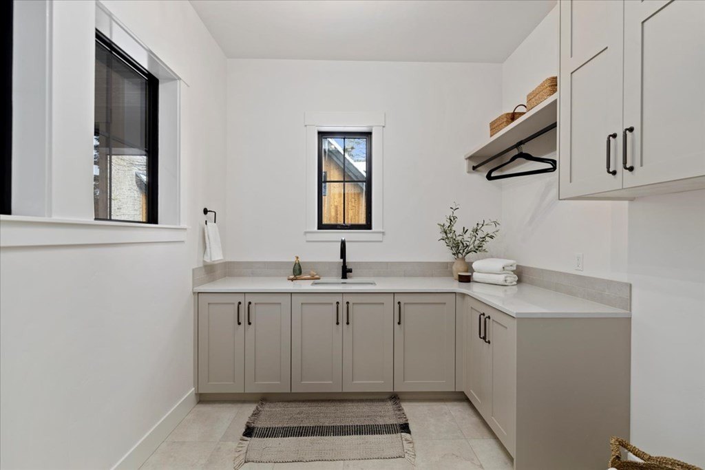 Donnelly, Idaho, 83615, United States, 4 Bedrooms Bedrooms, ,3.5 BathroomsBathrooms,Residential,Forsale,1946171