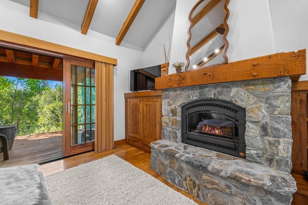 Donnelly, Idaho, 83615, United States, 2 Bedrooms Bedrooms, ,Residential,Forsale,1946201