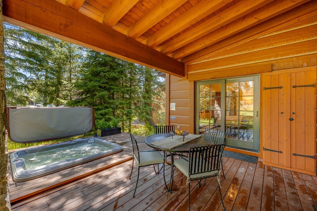 Donnelly, Idaho, 83615, United States, 2 Bedrooms Bedrooms, ,2.5 BathroomsBathrooms,Residential,Forsale,1889377