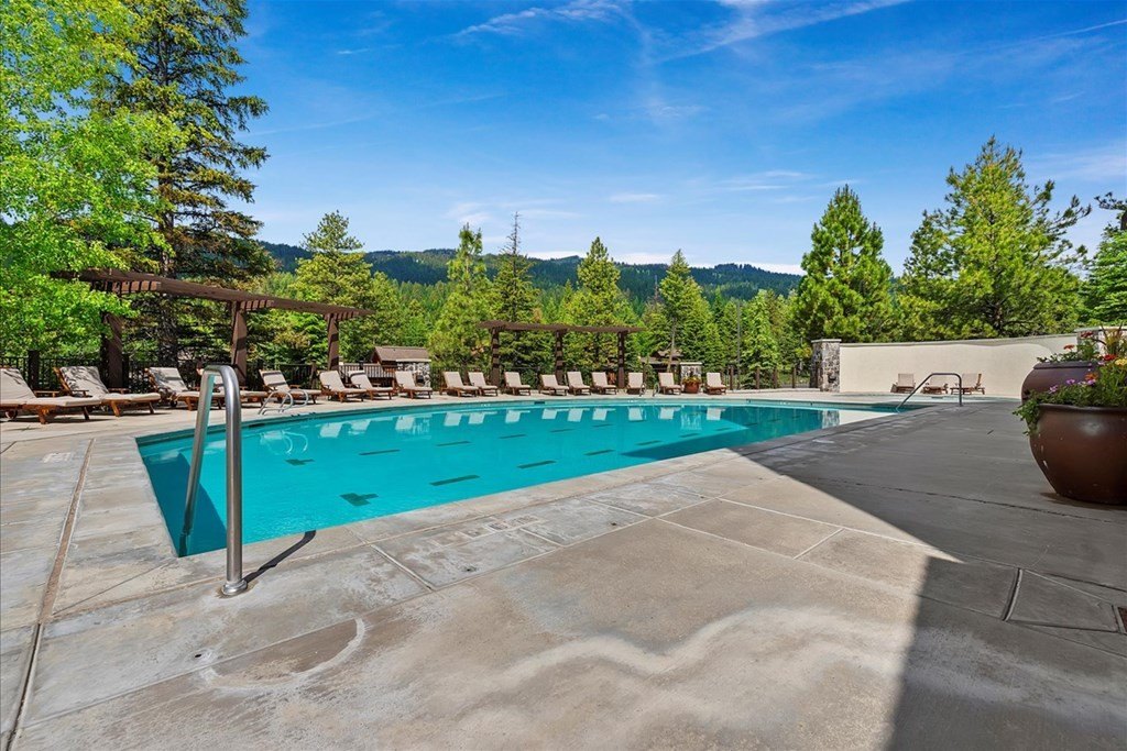 Donnelly, Idaho, 83615, United States, 2 Bedrooms Bedrooms, ,2 BathroomsBathrooms,Residential,Forsale,1946198