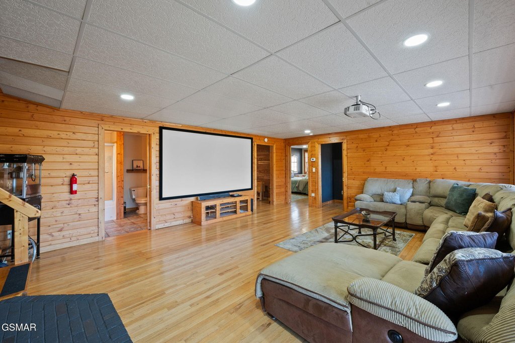Gatlinburg, Tennessee, 37738, United States, 3 Bedrooms Bedrooms, ,2.5 BathroomsBathrooms,Residential,Forsale,1936713