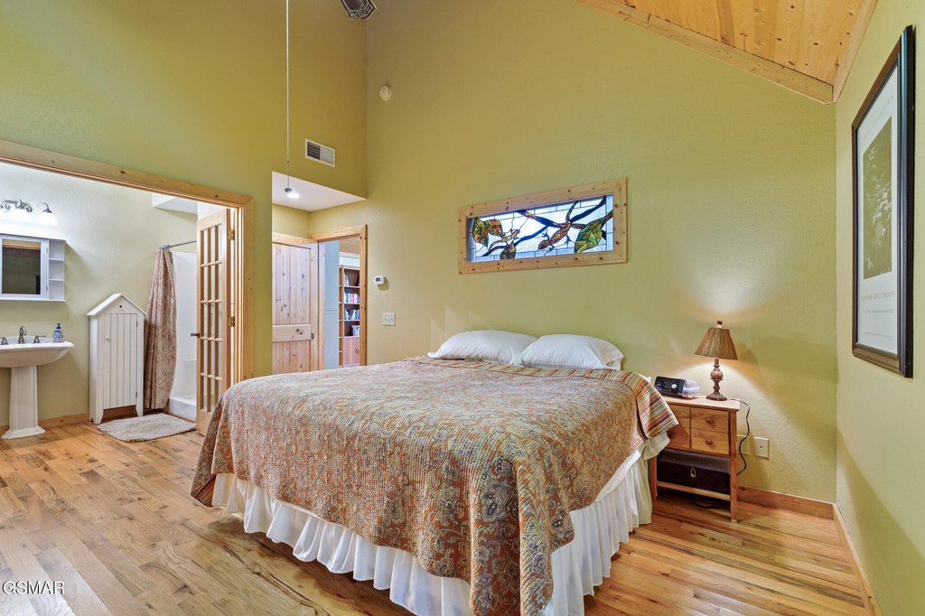 Sevierville, Tennessee, 37862, United States, 2 Bedrooms Bedrooms, ,2 BathroomsBathrooms,Residential,Forsale,1999460