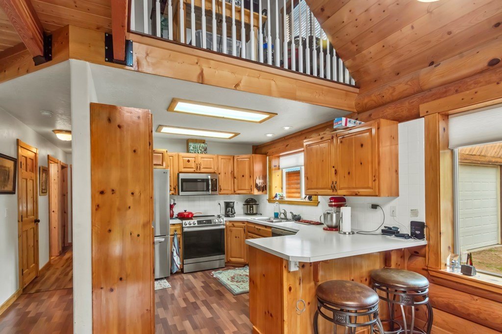 Donnelly, Idaho, 83615, United States, 3 Bedrooms Bedrooms, ,2 BathroomsBathrooms,Residential,Forsale,1889401