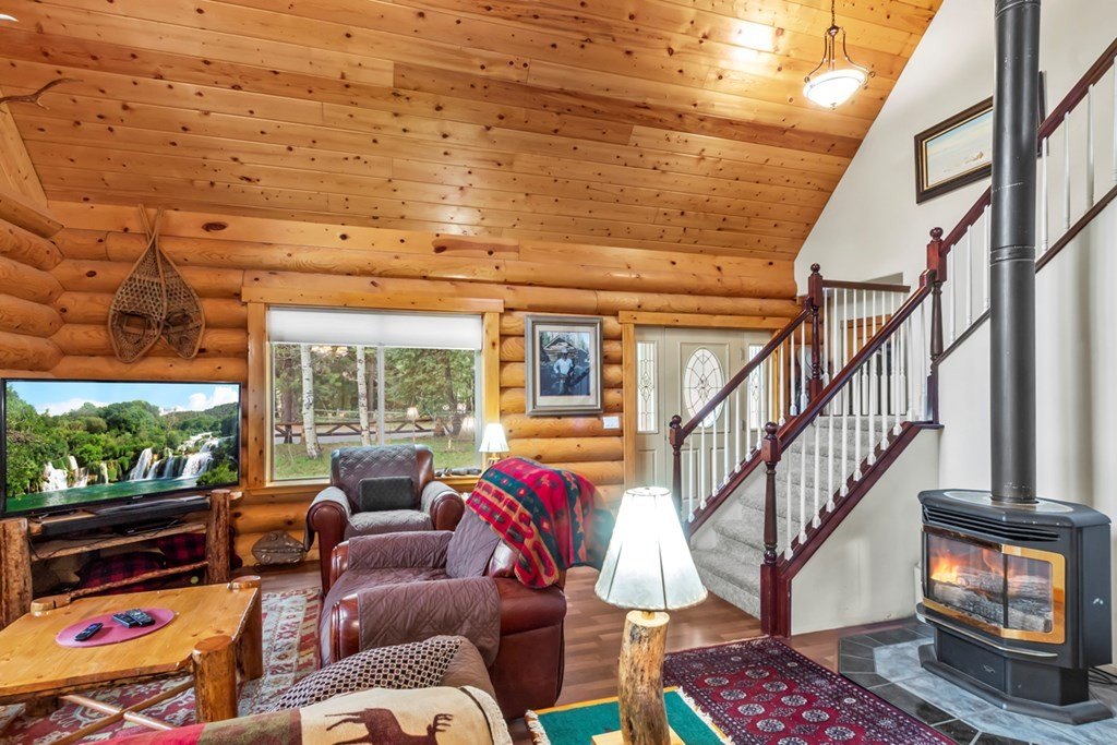 Donnelly, Idaho, 83615, United States, 3 Bedrooms Bedrooms, ,2 BathroomsBathrooms,Residential,Forsale,1889401