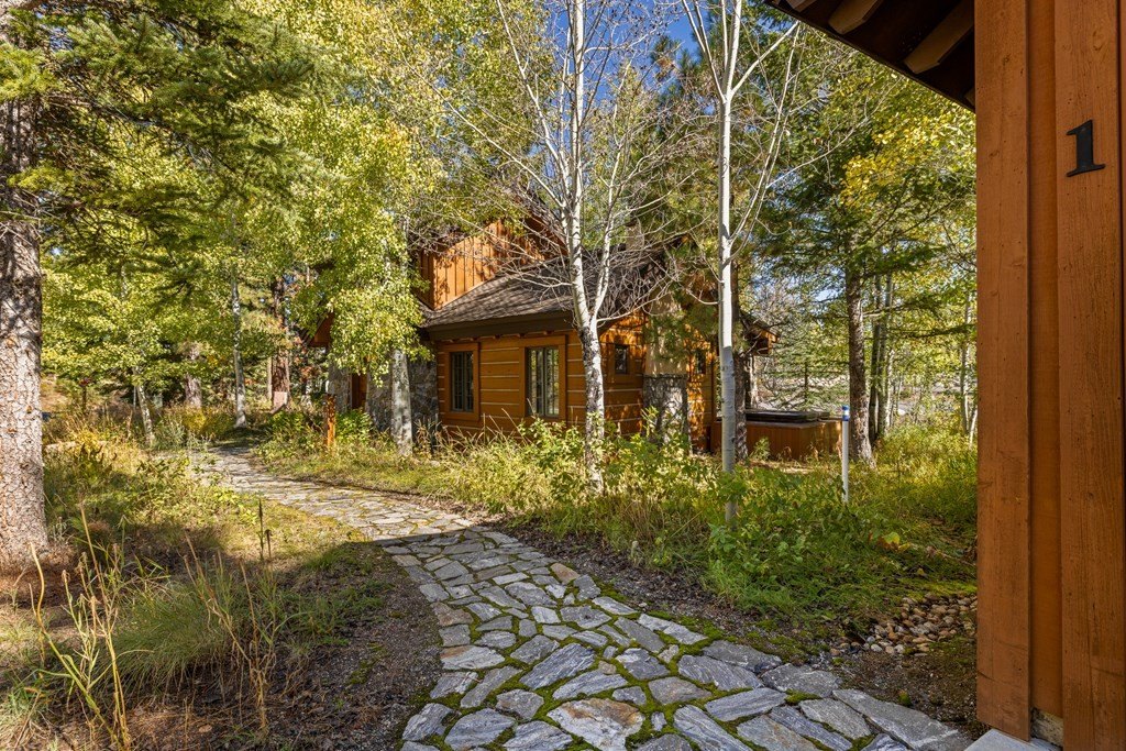 Donnelly, Idaho, 83615, United States, 2 Bedrooms Bedrooms, ,3.5 BathroomsBathrooms,Residential,Forsale,1994984