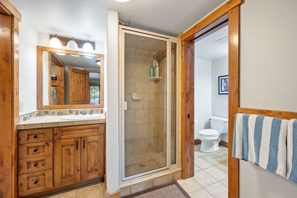 Donnelly, Idaho, 83615, United States, 4 Bedrooms Bedrooms, ,4 BathroomsBathrooms,Residential,Forsale,1946165