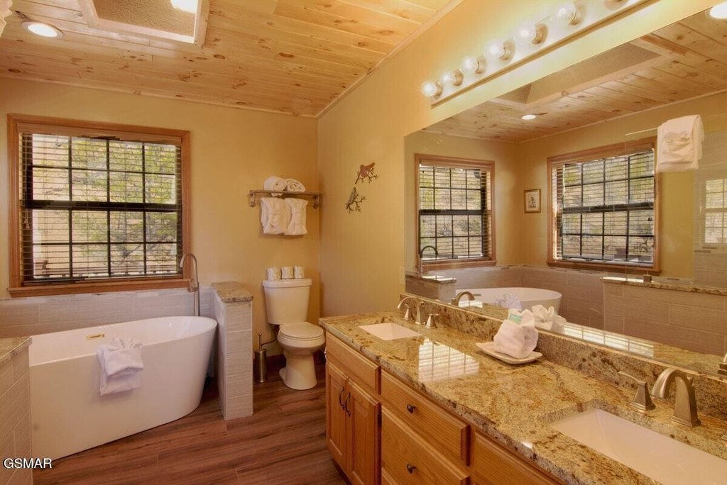 Sevierville, Tennessee, 37862, United States, 1 Bedroom Bedrooms, ,5 BathroomsBathrooms,Residential,Forsale,1910185