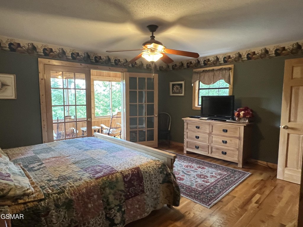 Sevierville, Tennessee, 37862, United States, 3 Bedrooms Bedrooms, ,3 BathroomsBathrooms,Residential,Forsale,1910187