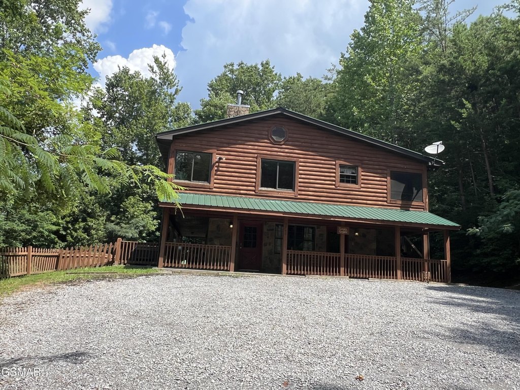 Sevierville, Tennessee, 37862, United States, 3 Bedrooms Bedrooms, ,3 BathroomsBathrooms,Residential,Forsale,1910187