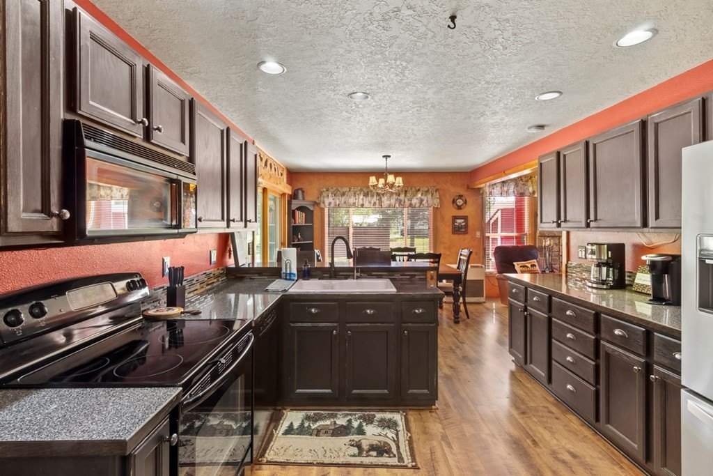 Donnelly, Idaho, 83615, United States, 3 Bedrooms Bedrooms, ,2.5 BathroomsBathrooms,Residential,Forsale,1946189