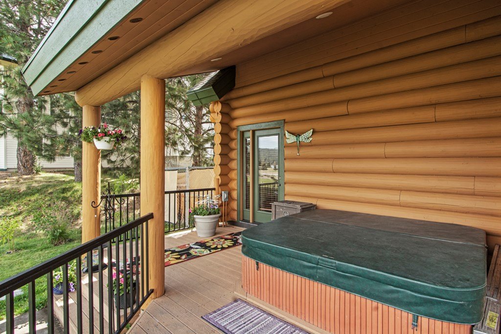 Cascade, Idaho, 83611, United States, 3 Bedrooms Bedrooms, ,2.5 BathroomsBathrooms,Residential,Forsale,1946191