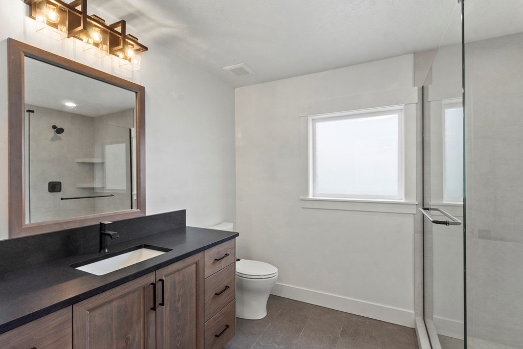 Donnelly, Idaho, 83615, United States, 5 Bedrooms Bedrooms, ,6.5 BathroomsBathrooms,Residential,Forsale,1889404