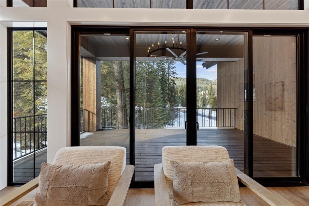 Donnelly, Idaho, 83615, United States, 4 Bedrooms Bedrooms, ,3.5 BathroomsBathrooms,Residential,Forsale,1946171