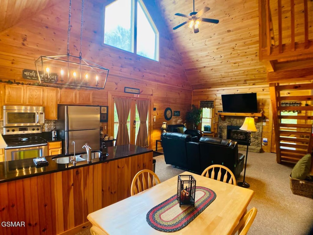 Sevierville, Tennessee, 37876, United States, 3 Bedrooms Bedrooms, ,2.5 BathroomsBathrooms,Residential,Forsale,1942425