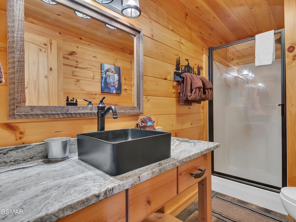 Sevierville, Tennessee, 37876, United States, 4 Bedrooms Bedrooms, ,3.5 BathroomsBathrooms,Residential,Forsale,1942464