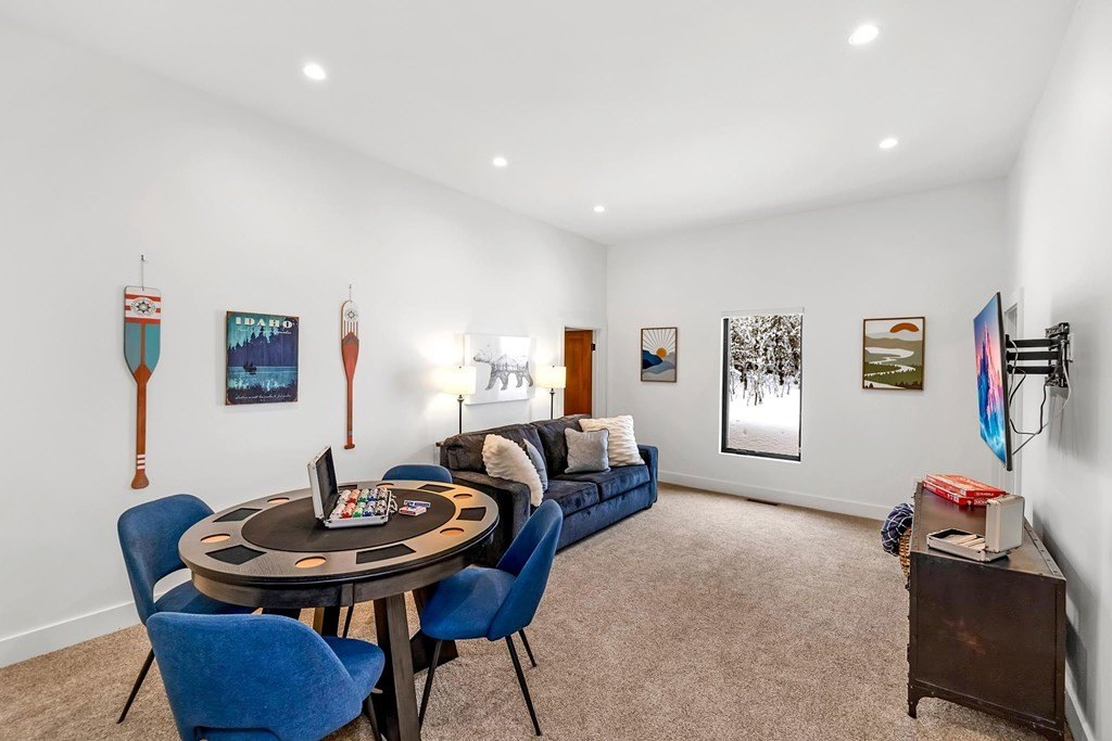 Donnelly, Idaho, 83615, United States, 4 Bedrooms Bedrooms, ,4 BathroomsBathrooms,Residential,Forsale,1996713