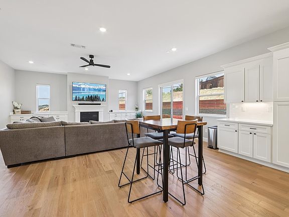 Santa Rosa, California, 95403, United States, 3 Bedrooms Bedrooms, ,3 BathroomsBathrooms,Residential,Forsale,1934066