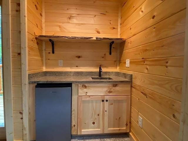 Sevierville, Tennessee, 37876, United States, 2 Bedrooms Bedrooms, ,2 BathroomsBathrooms,Residential,Forsale,1893695