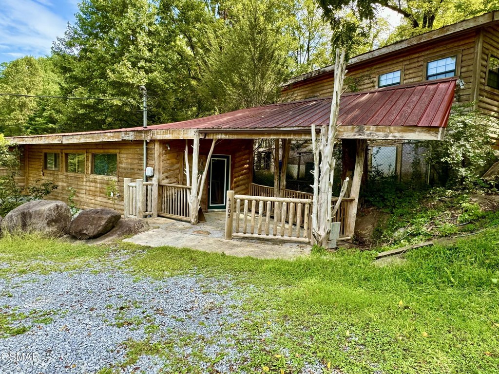 Sevierville, Tennessee, 37876, United States, ,Commercial,Forsale,1893729