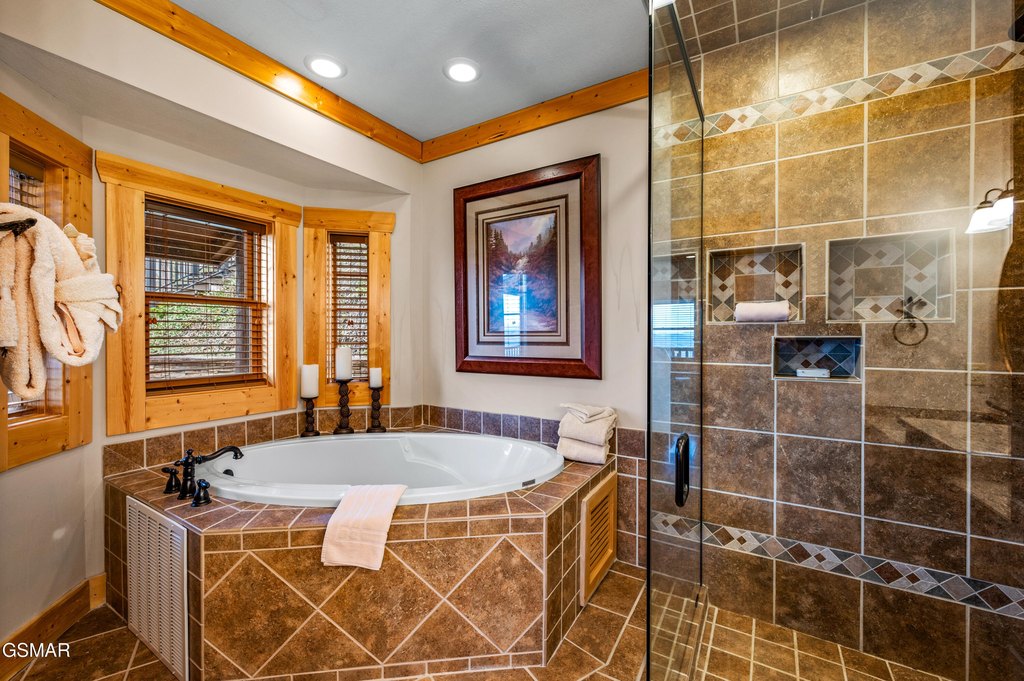 Sevierville, Tennessee, 37862, United States, 3 Bedrooms Bedrooms, ,6.5 BathroomsBathrooms,Residential,Forsale,1952784