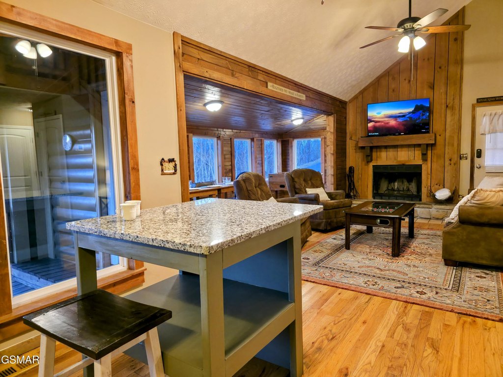 Sevierville, Tennessee, 37876, United States, 3 Bedrooms Bedrooms, ,2 BathroomsBathrooms,Residential,Forsale,1936698