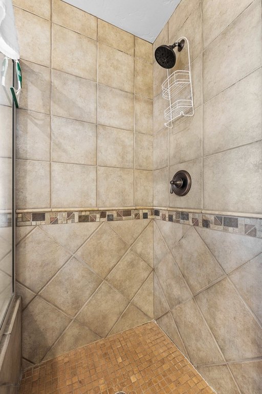 Donnelly, Idaho, 83615, United States, 2 Bedrooms Bedrooms, ,3.5 BathroomsBathrooms,Residential,Forsale,1994984