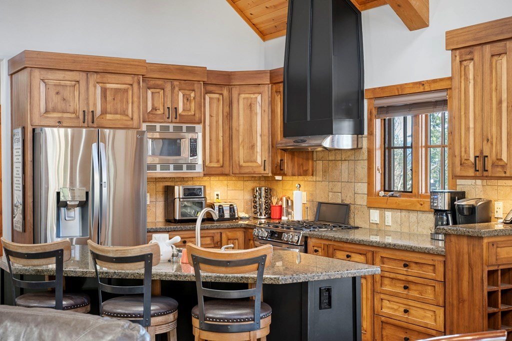 Donnelly, Idaho, 83615, United States, 4 Bedrooms Bedrooms, ,4 BathroomsBathrooms,Residential,Forsale,1946165