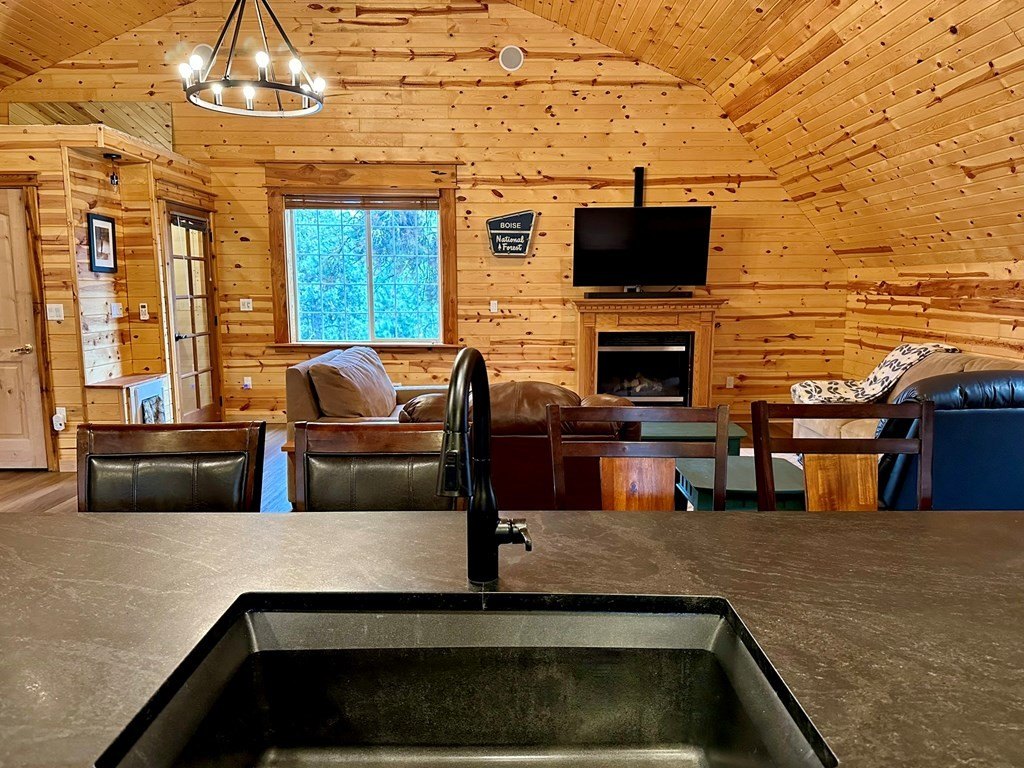 Cascade, Idaho, 83611, United States, 3 Bedrooms Bedrooms, ,1.5 BathroomsBathrooms,Residential,Forsale,1946148