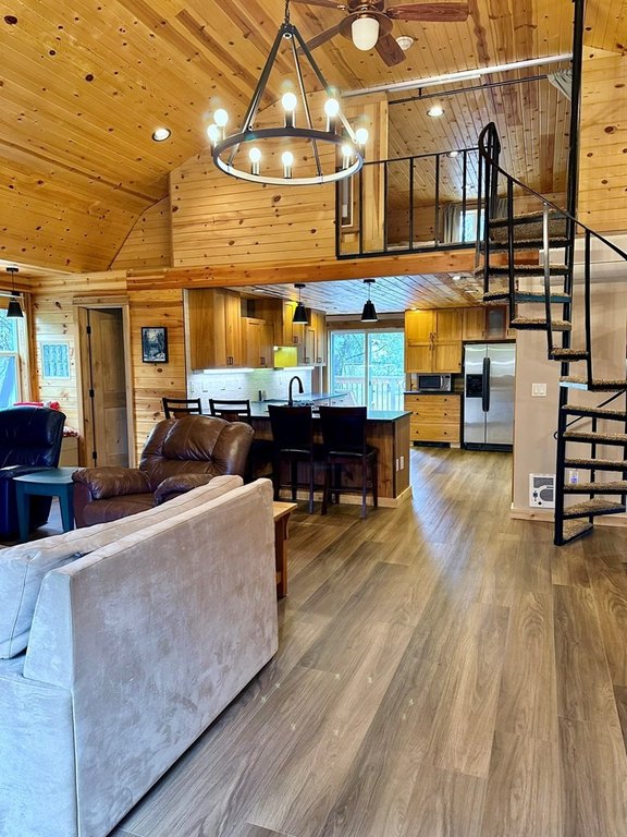 Cascade, Idaho, 83611, United States, 3 Bedrooms Bedrooms, ,1.5 BathroomsBathrooms,Residential,Forsale,1946148