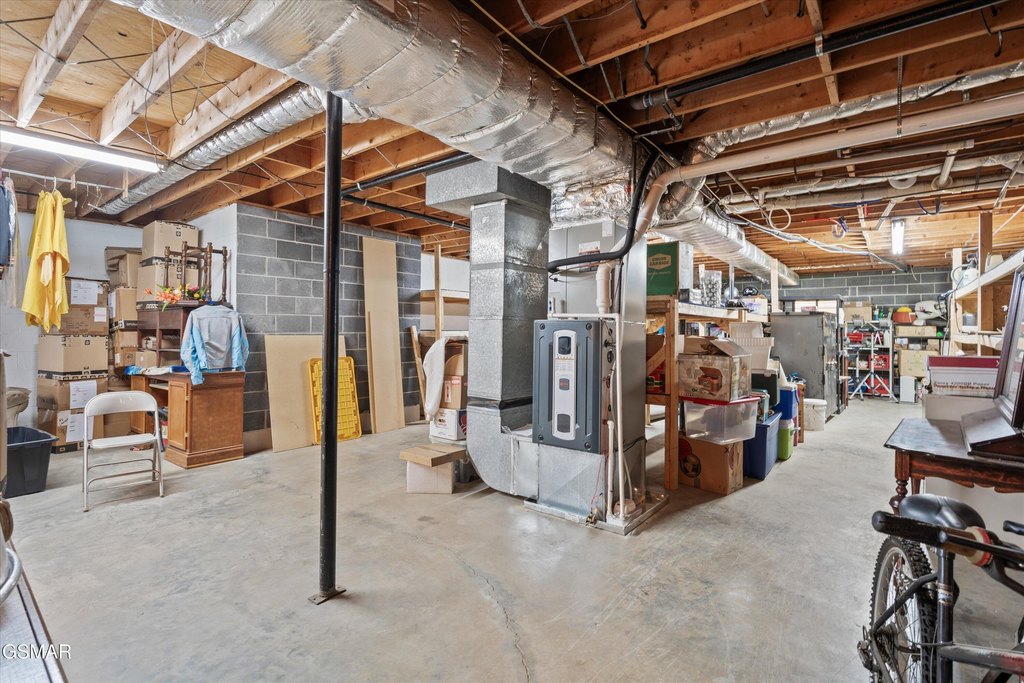 Sevierville, Tennessee, 37876, United States, 4 Bedrooms Bedrooms, ,3 BathroomsBathrooms,Residential,Forsale,1942460