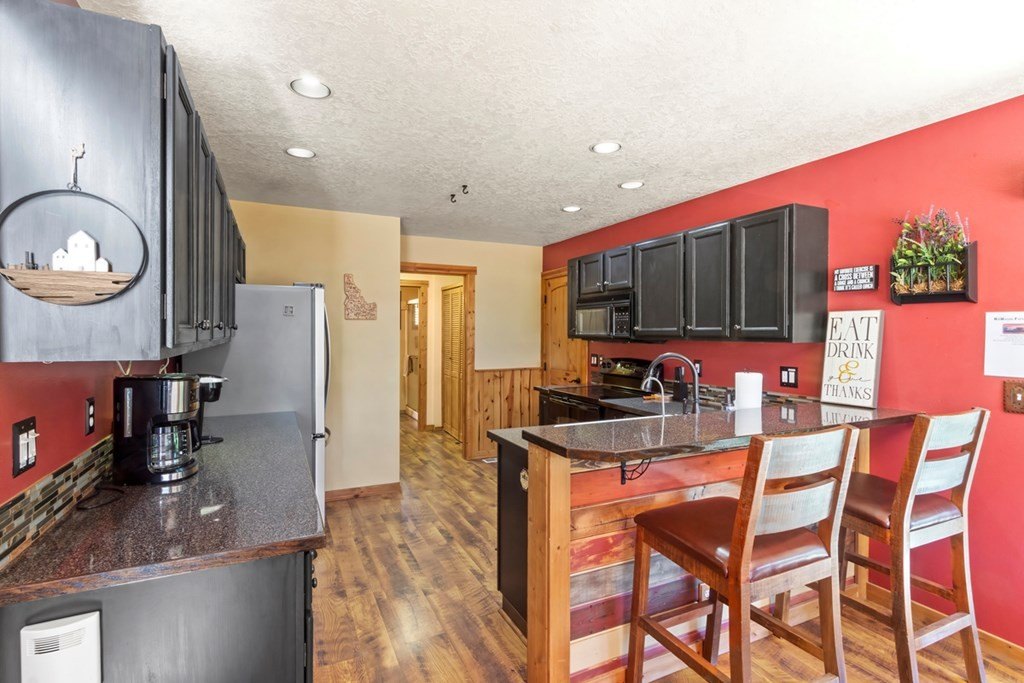 Donnelly, Idaho, 83615, United States, 3 Bedrooms Bedrooms, ,2.5 BathroomsBathrooms,Residential,Forsale,1946189