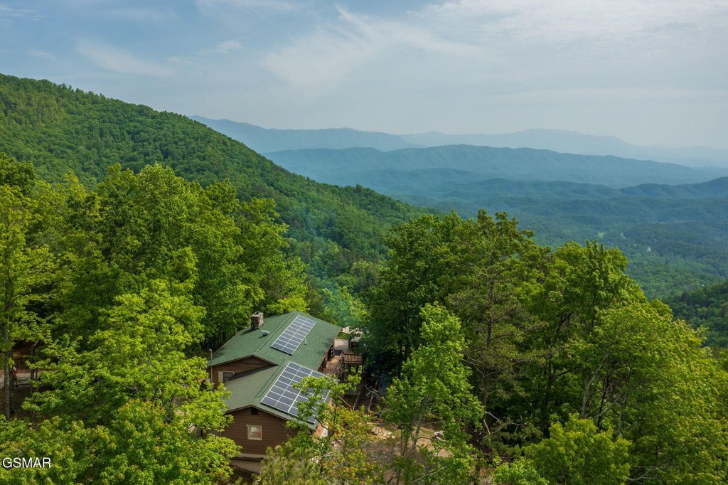 Sevierville, Tennessee, 37876, United States, 2 Bedrooms Bedrooms, ,3 BathroomsBathrooms,Residential,Forsale,1942452