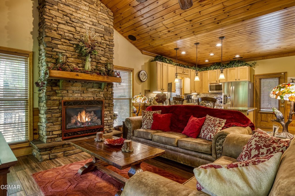 Pigeon Forge, Tennessee, 37863, United States, 3 Bedrooms Bedrooms, ,2.5 BathroomsBathrooms,Residential,Forsale,1942442