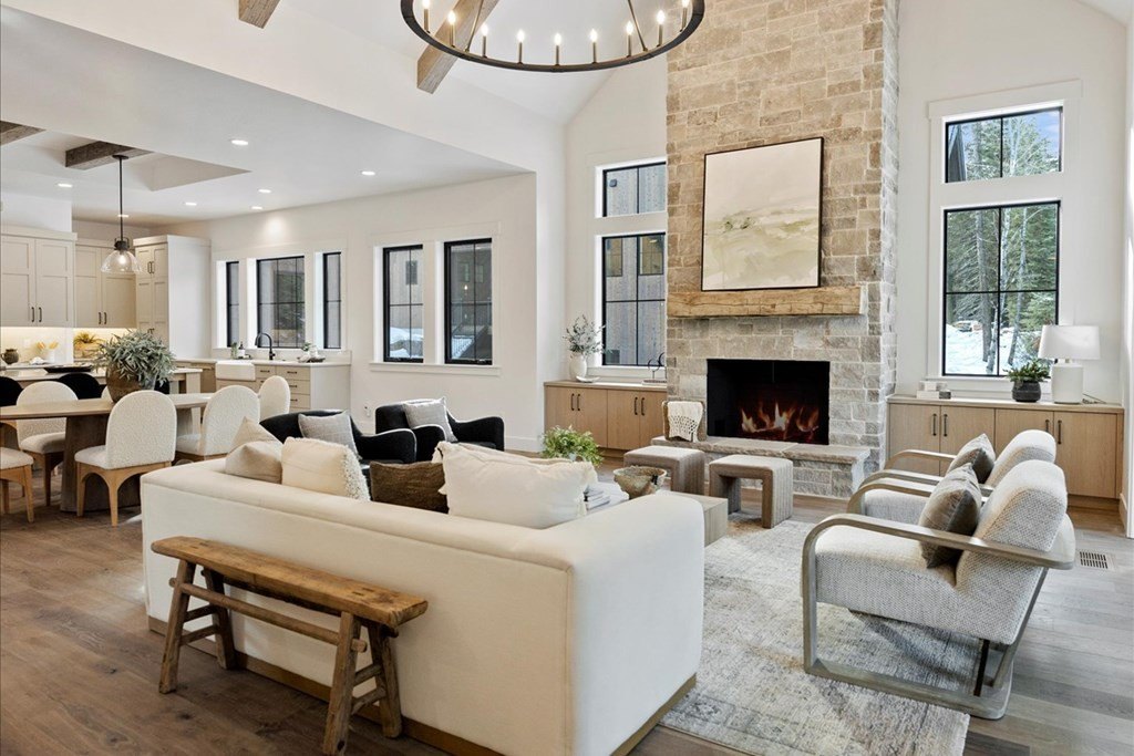 Donnelly, Idaho, 83615, United States, 4 Bedrooms Bedrooms, ,3.5 BathroomsBathrooms,Residential,Forsale,1946171